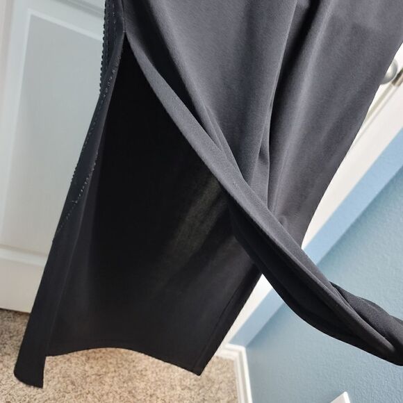 WINDSOR Gown   - Picture 8 of 11